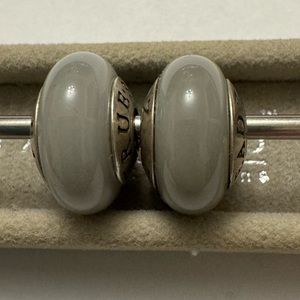 Authentic True Beadz in a glowing gray 2